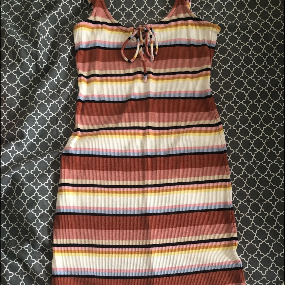 Stripped dress knot in front